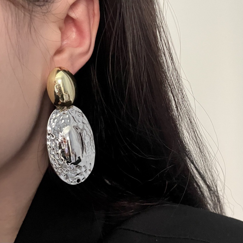 Metalowe owalne kolczyki dla k – Travel Accessories For Europe recenzja i cena